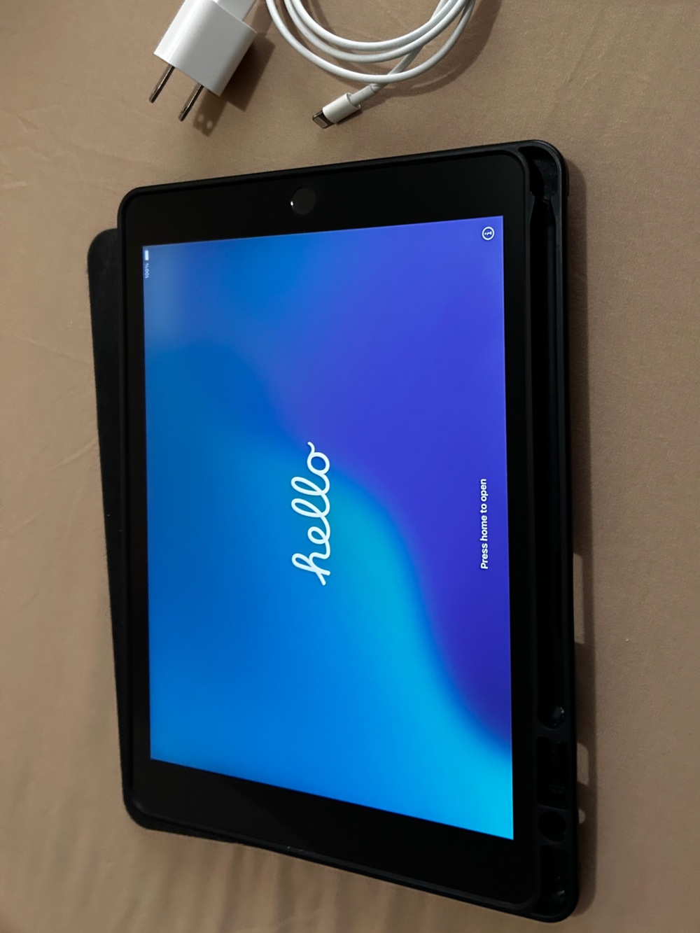 Silver iPad 9th Gen with Hard Case & Charger